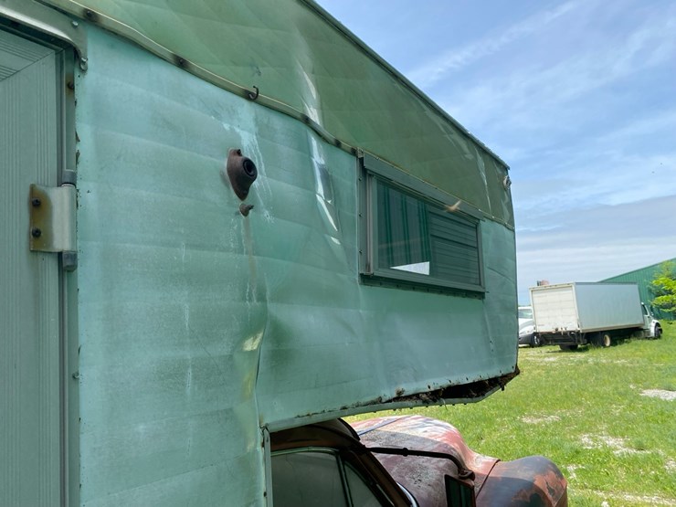1952-cadillac-camper-rv-image-11