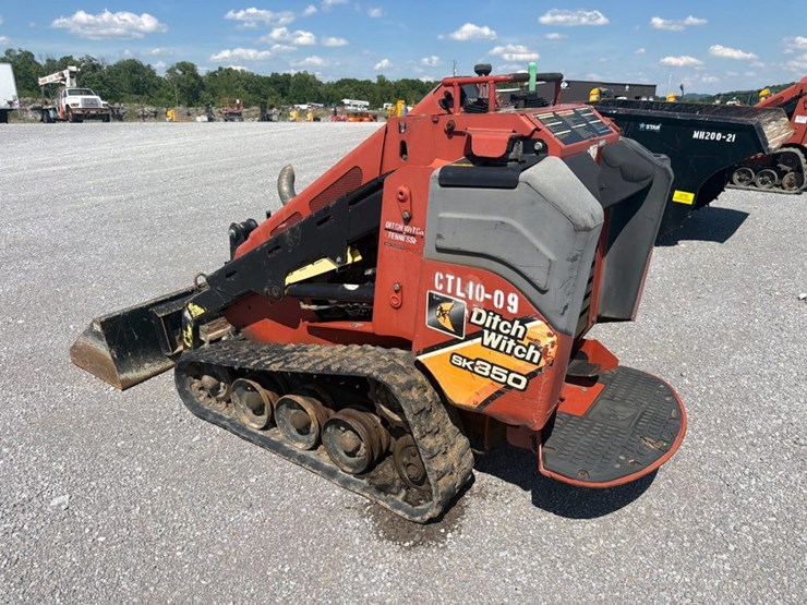 2015-ditch-witch-sk850-image-6