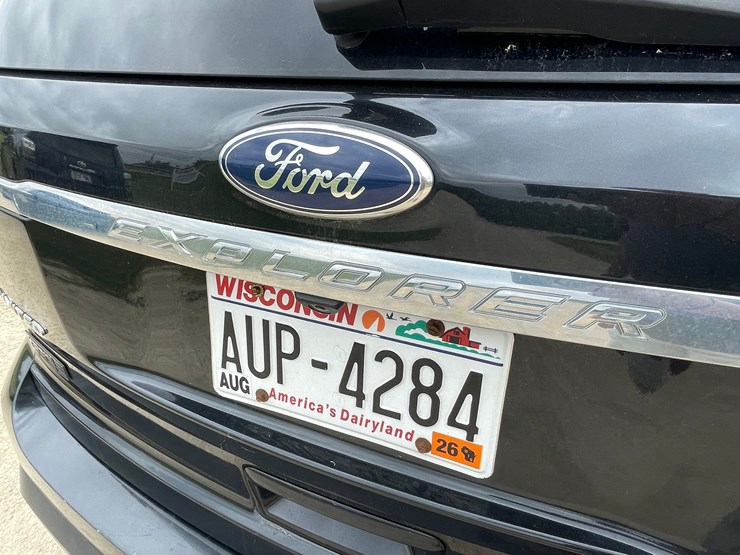 2011-ford-explorer-limited-image-10