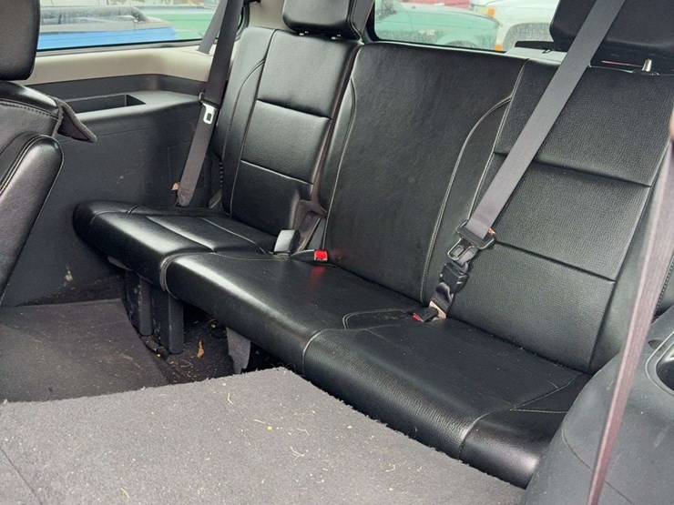 2013-nissan-armada-image-10