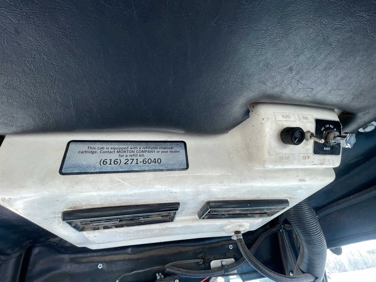 1993-ford-7740-image-74