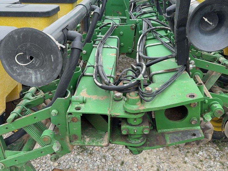 john-deere-7200-image-4