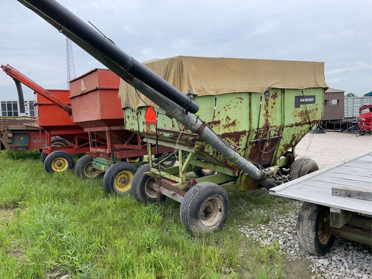 parker-seed-wagon-with-hyd.-seed-auger,-electric-control,-with-extend-spout-image-4