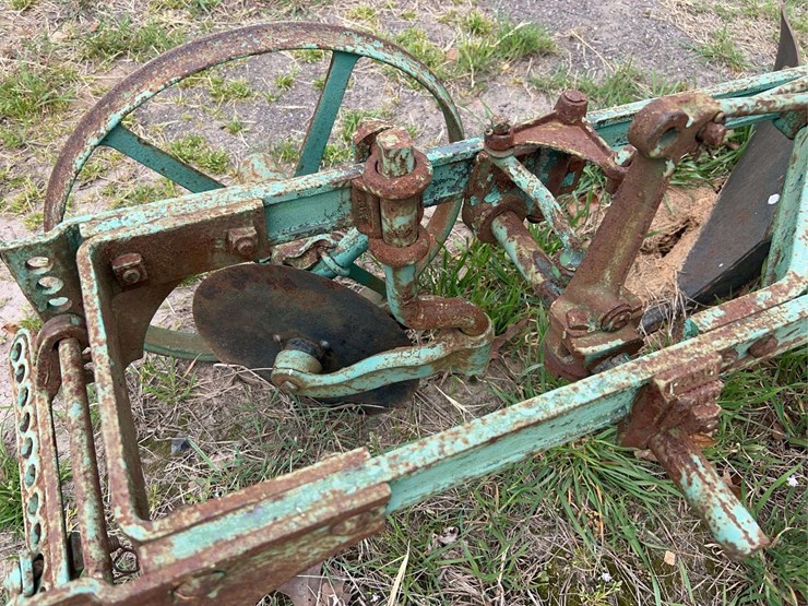 massey-harris-two-bottom-plow-image-3