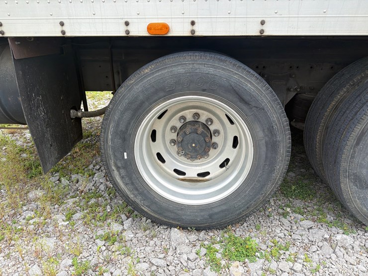 freightliner-fl112-image-13