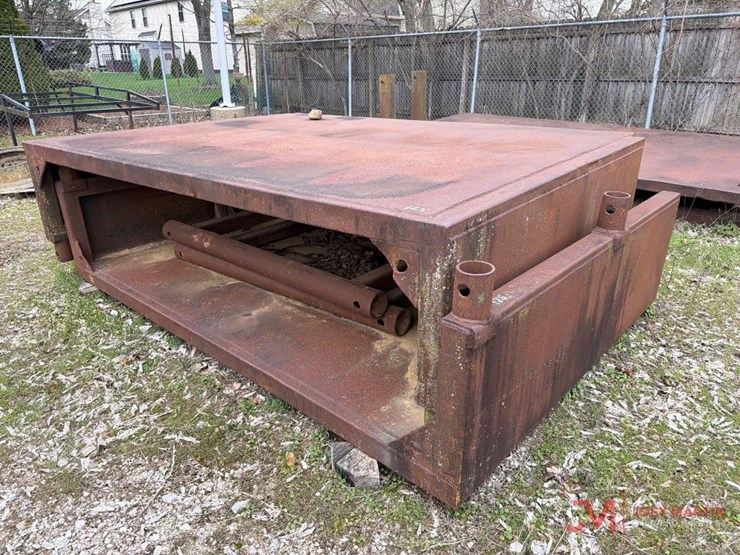 10'8"-x-8'-x-4'6"-man-hole-box-w/-6'6"-spreaders-image-1