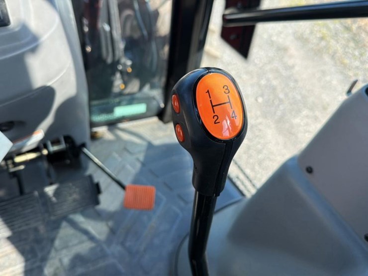 2018-mahindra-9110p-image-33