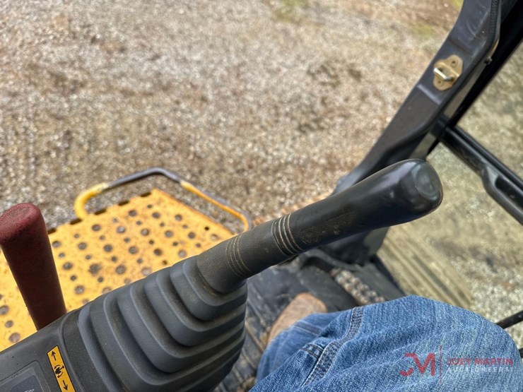2004-deere-450c-lc-image-33