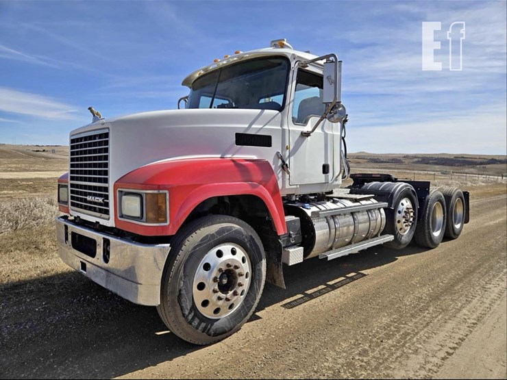 2012-mack-pinnacle-chu613-image-13