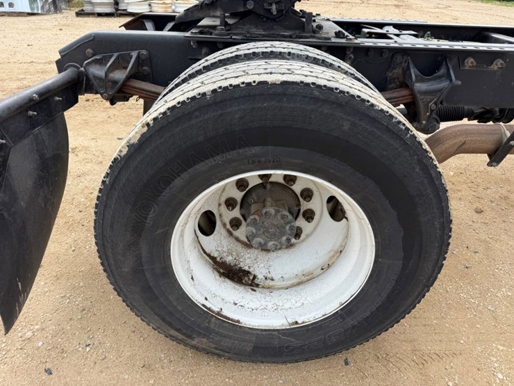 2019-international-durastar-4300-image-26