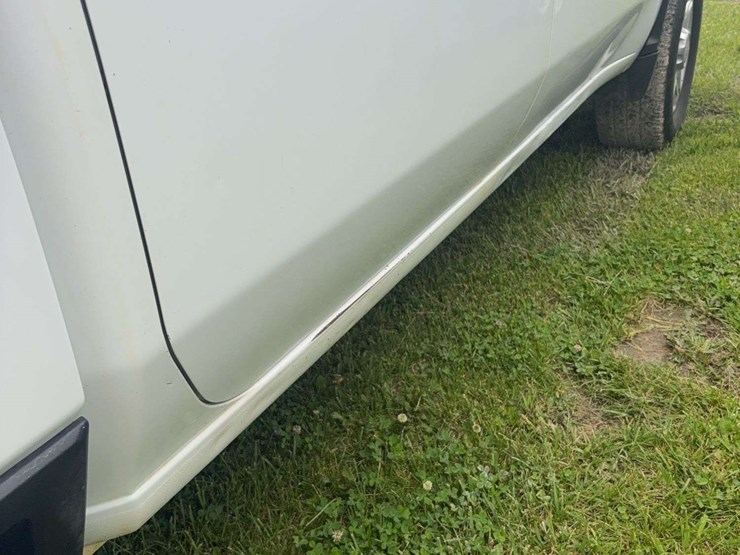 2022-chevrolet-3500-image-17