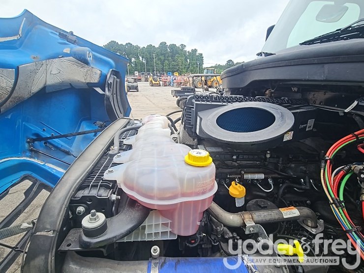 2019-freightliner-cascadia-116-image-13