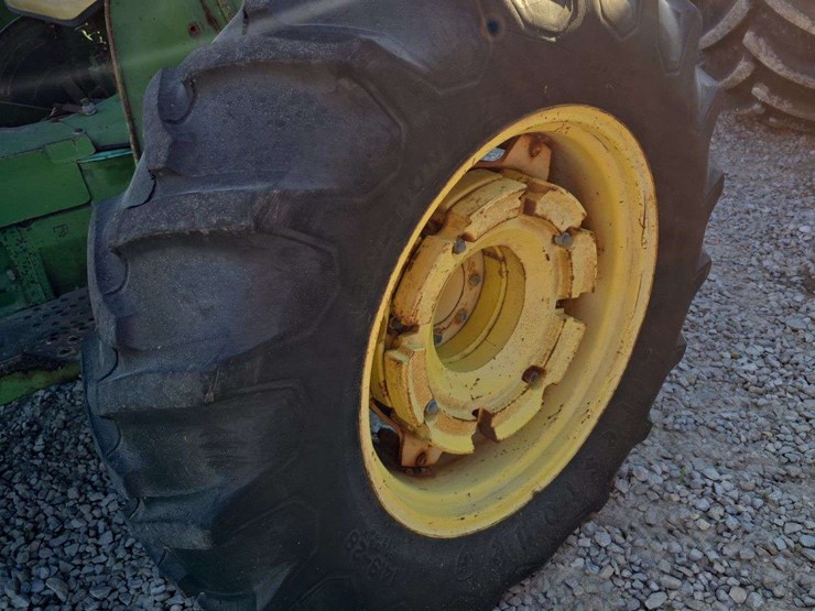 1977-john-deere-2040-image-13