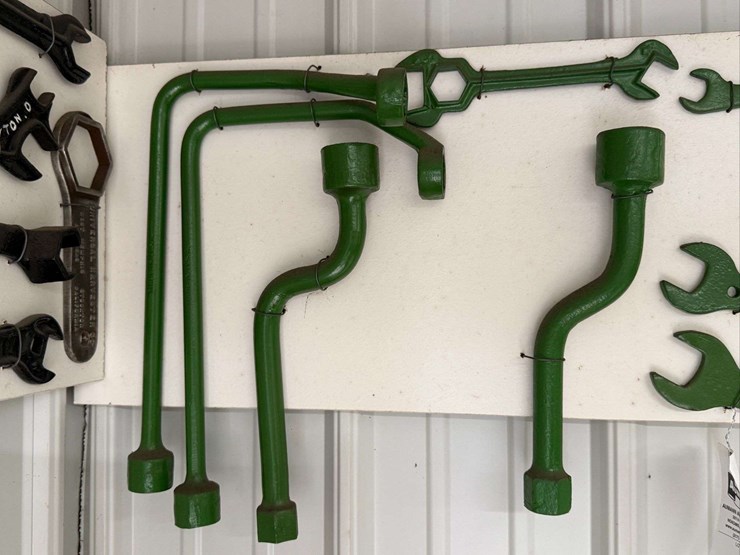 john-deere-tool-wrench-assortment-image-2