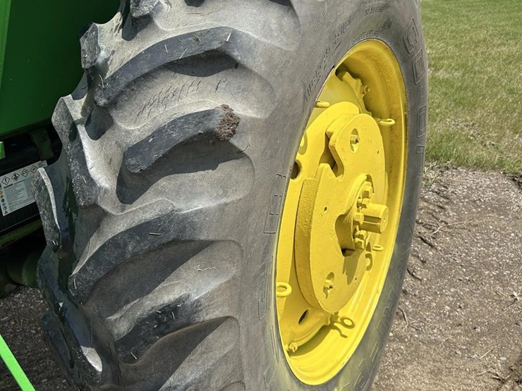 john-deere-4320-image-14