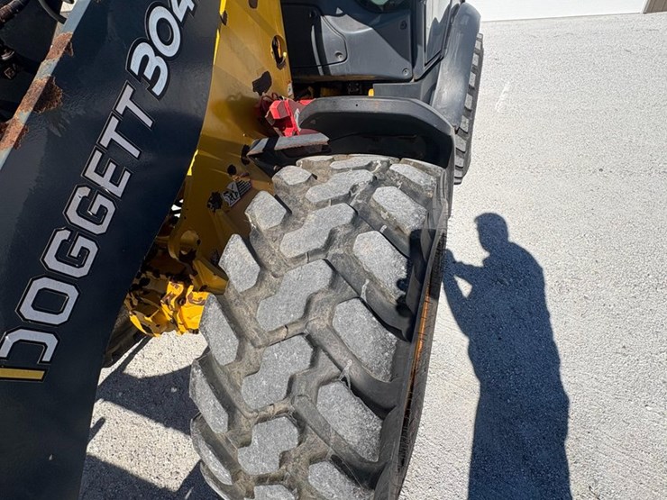 2020-deere-304l-image-12