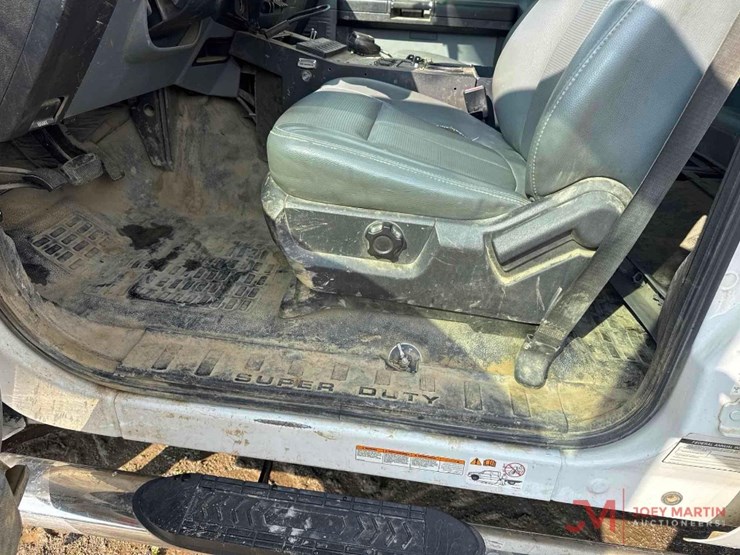2011-ford-f550-xl-image-30