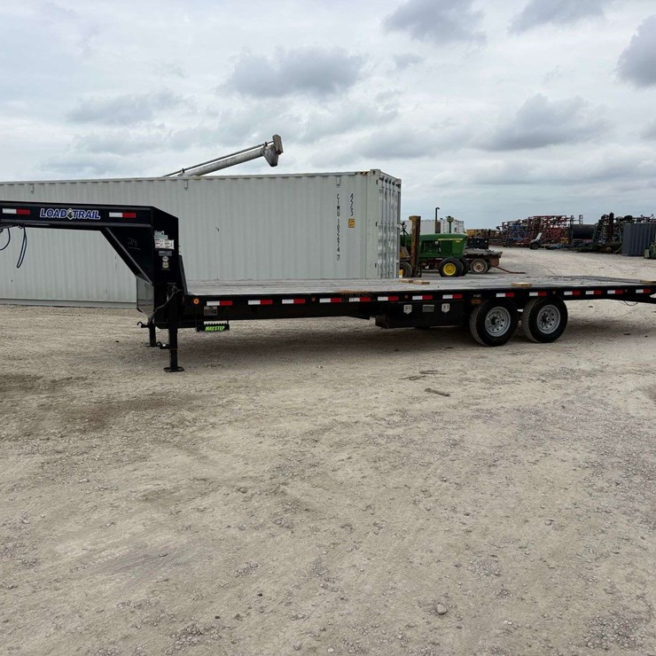 2024 Loadtrail gooseneck trailer, 28ft, 7,000lb axles, full hydraulic tilt, VIN# 4ZEGE2823R1297317Tax, title, and license fee will apply to the trailer, 6.25% tax rate, dealer can do farm exempt, Buyer sends bill of sale to dealer to file paper work
