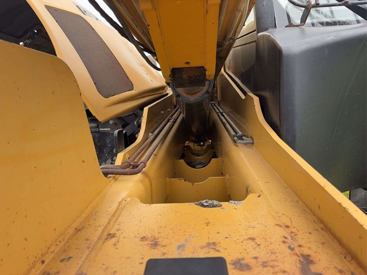 2006-caterpillar-560b-image-19