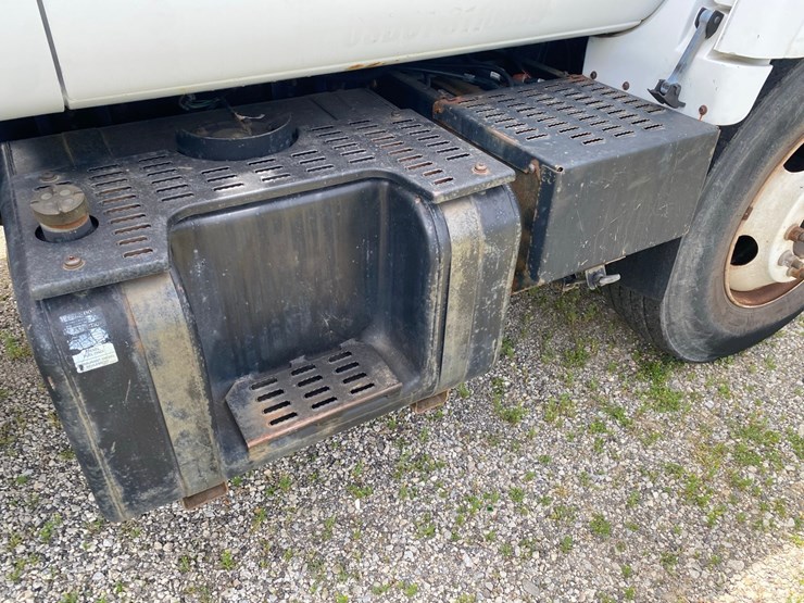 2002-gmc-6500-dump-truck-image-32