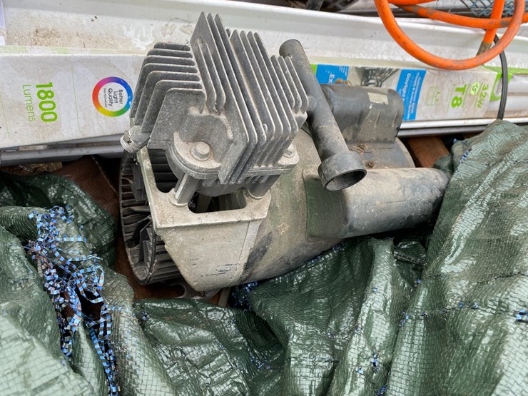 #3516-•-pallet-of-misc-image-2