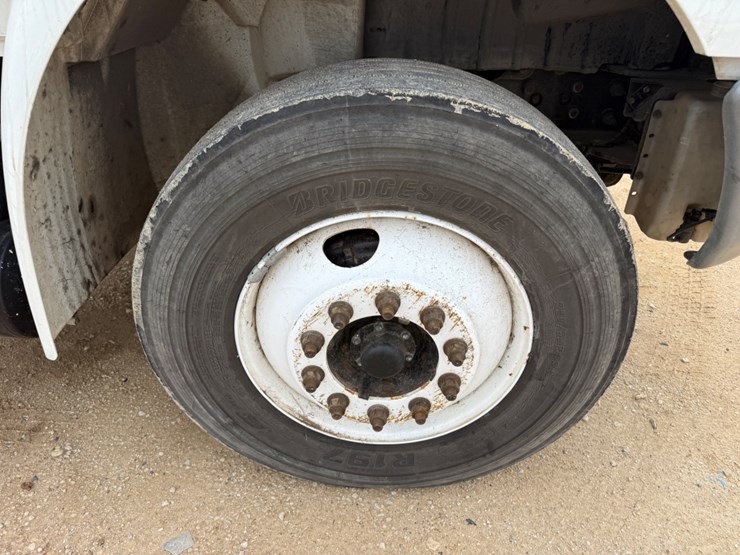 2019-international-durastar-4300-image-25