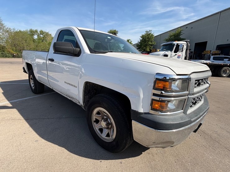 2015-chevrolet-silverado-1500-image-2