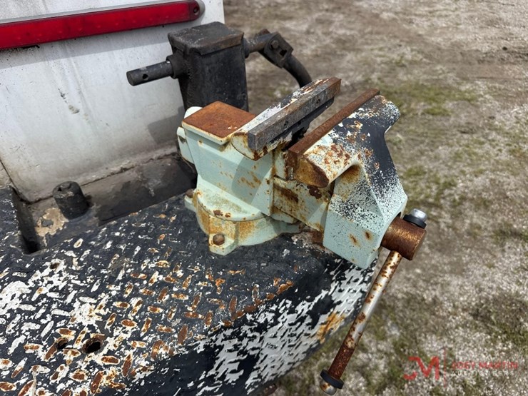 2004-international-durastar-4300-image-21
