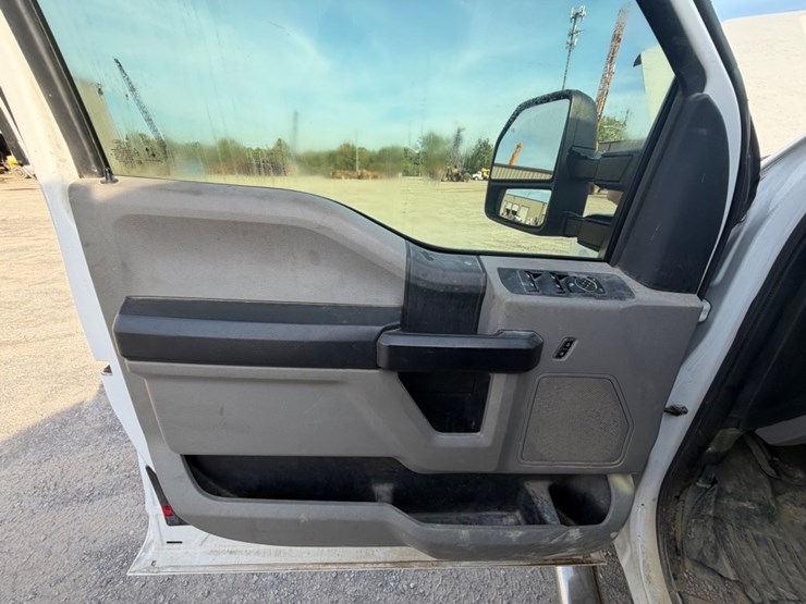 2020-ford-f250-image-9