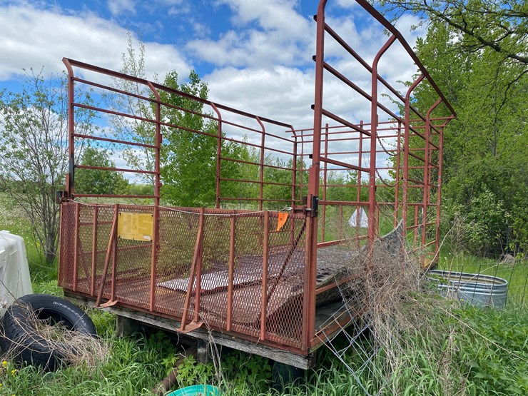 #3501-•-9'-x-16'-h&s-hay-wagon-image-1