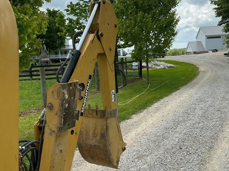 #121-•-2014-magnatrac-mh-7000-crawler-loader-image-50