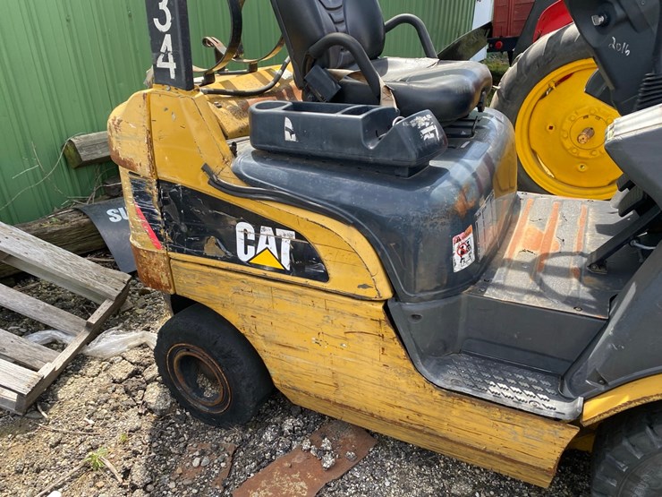 cat-gp15n-forklift-image-13