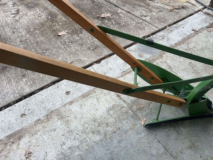 john-deere-right-hand-walking-plow-image-13