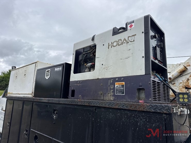 2003-gmc-c5500-service-truck-image-14