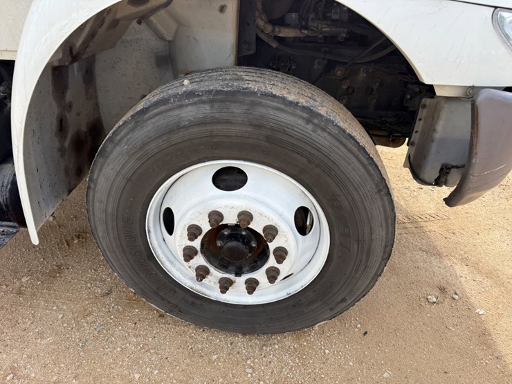 2018-international-durastar-4300-image-13