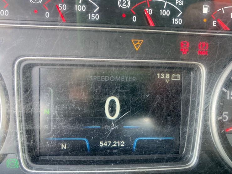 2019-international-lt625-day-cab-semi-tractor-image-69