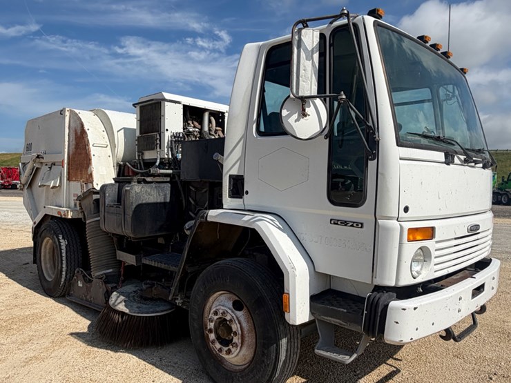 2000-freightliner-fc70-image-3