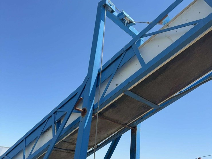 20"-x-30ft-paddle-chain-conveyor,-used-to-load-corn,-with-electric-motor,-single-phase-hookup-image-10