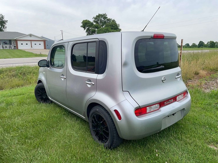 2011-nissan-cube-image-4
