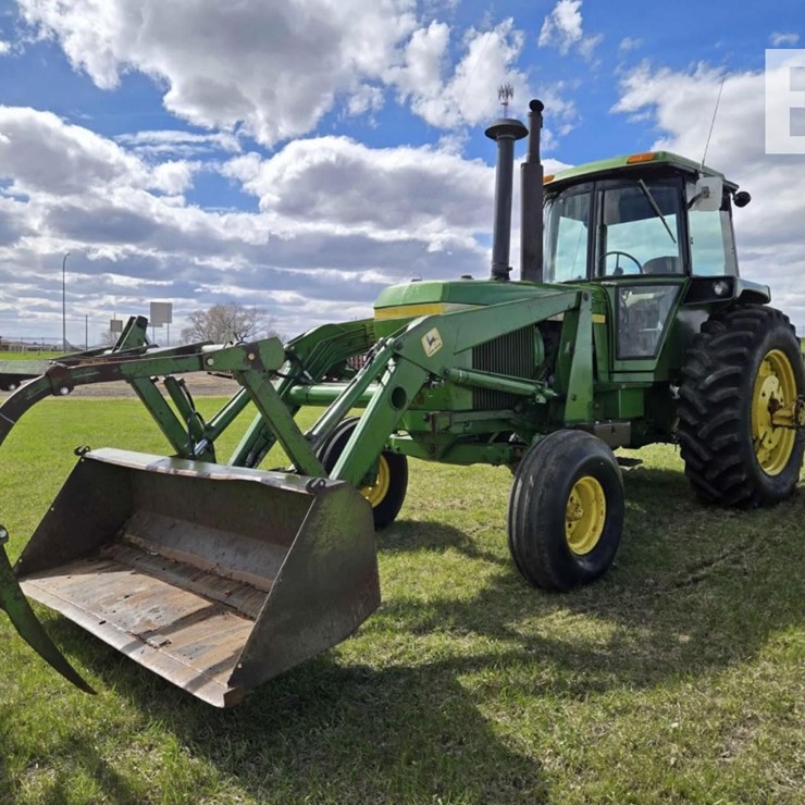 1975 JOHN DEERE 4430