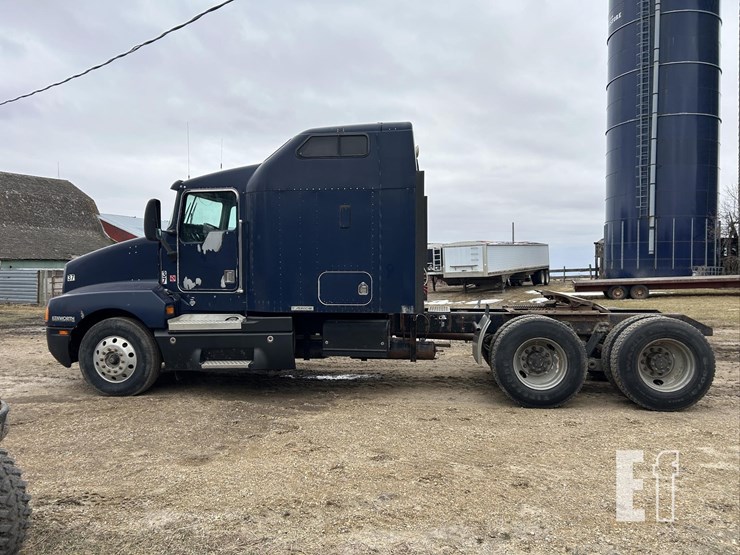 1999-kenworth-t600-image-8