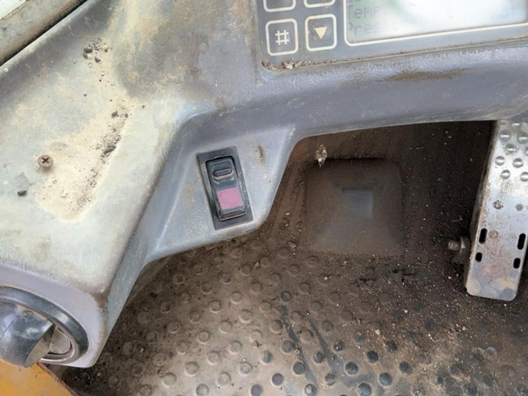 1995-volvo-l120-image-22