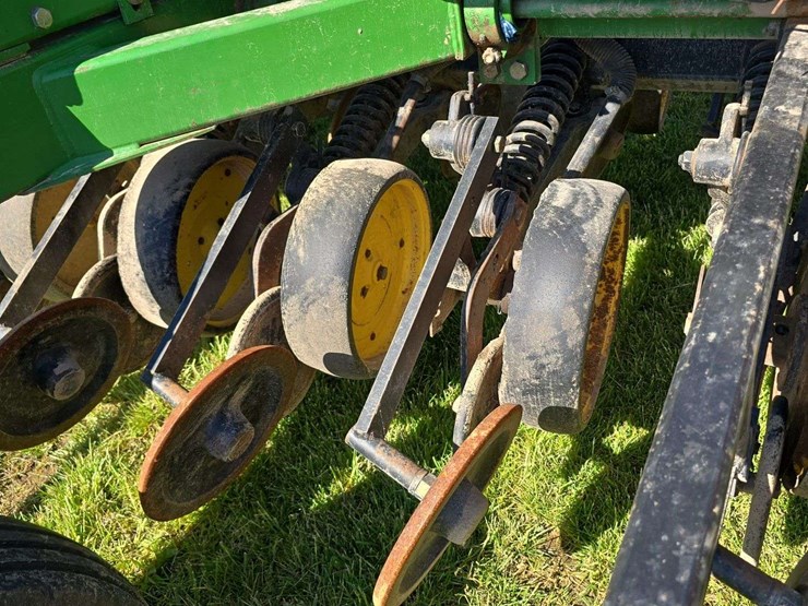 john-deere-750-image-10
