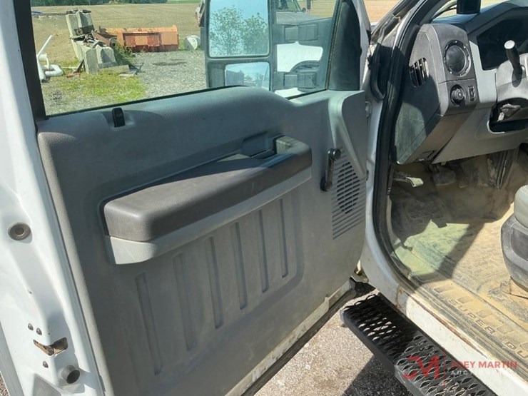 2012-ford-f250-xl-image-6