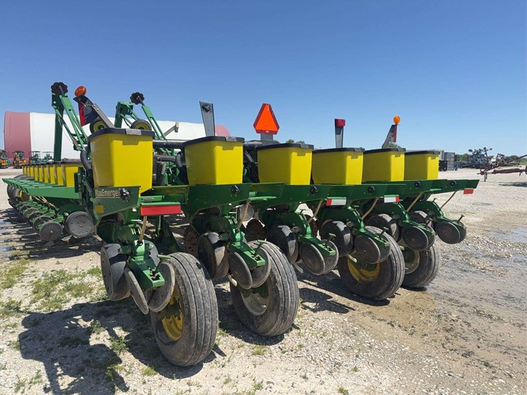 john-deere-1770-image-11
