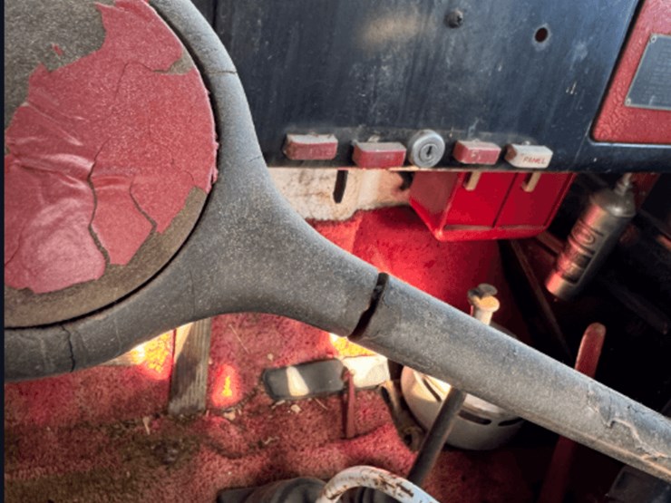 #5008-•-benefit-of-kqed-1949-international-dump-truck*-image-4
