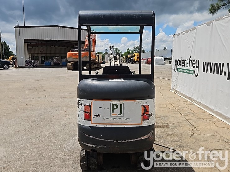2013-bobcat-324m-image-4