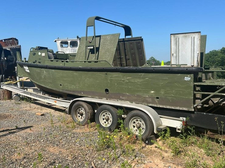 #190-•-1962-mk2-military-bridge-push-boat-image-3