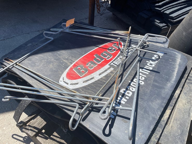 #6081-•-pallet-of-mud-flaps-and-rubber-belting-image-2