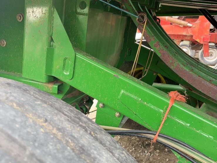 john-deere-100-image-19